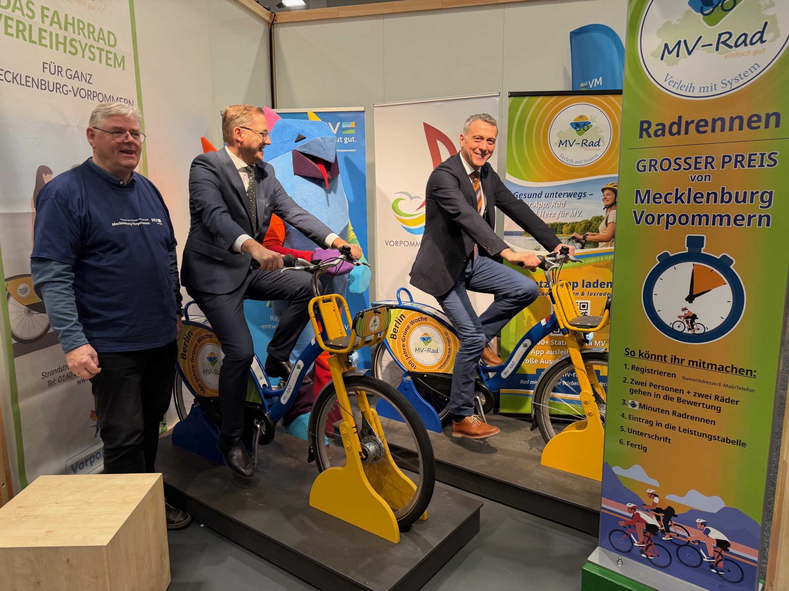 GW26 Roadrunner Stand mit Patrick Dahlemann LR Kerth 01j scaled